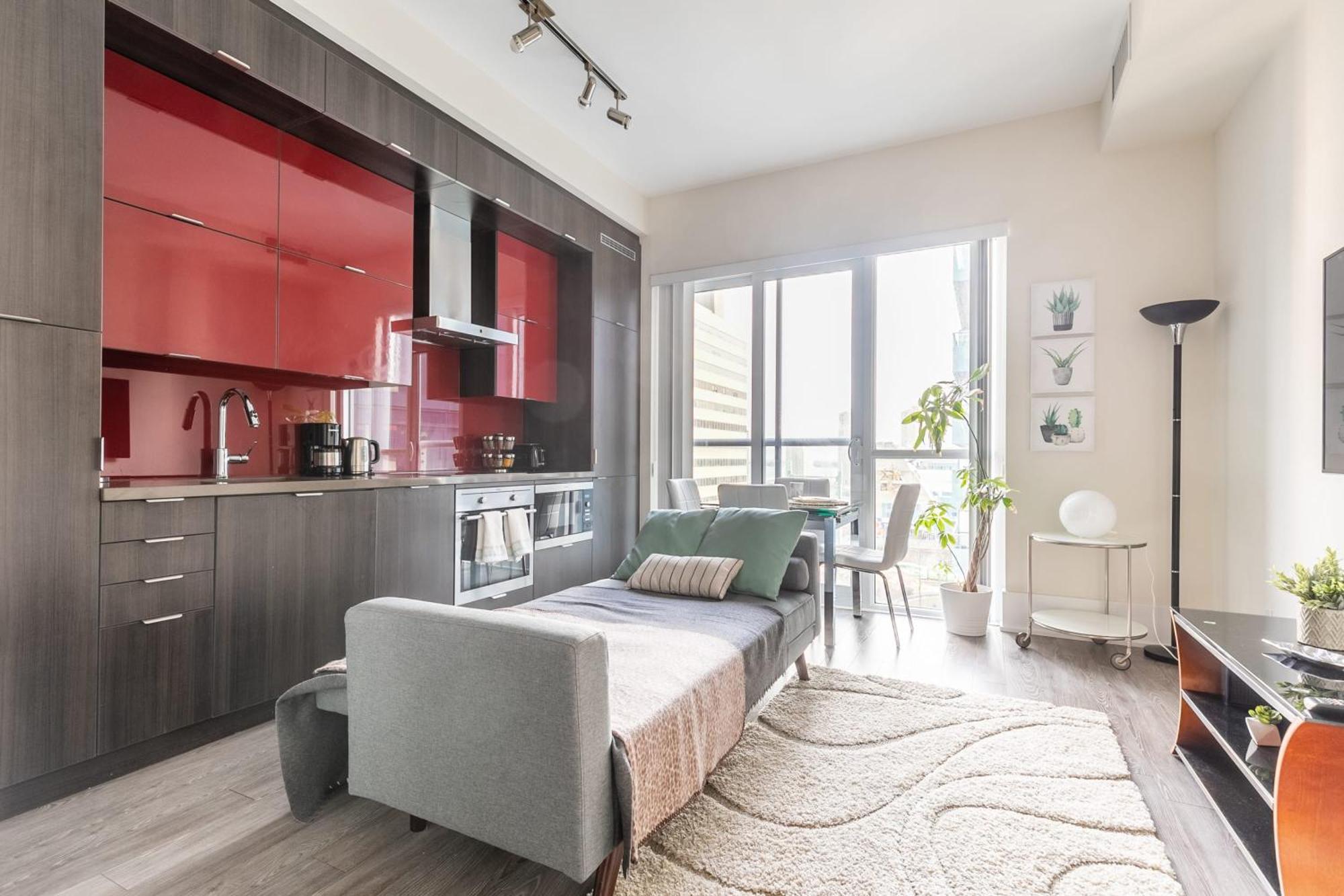 Loft Condo With Stunning Views Of Cn Tower Toronto Exterior photo
