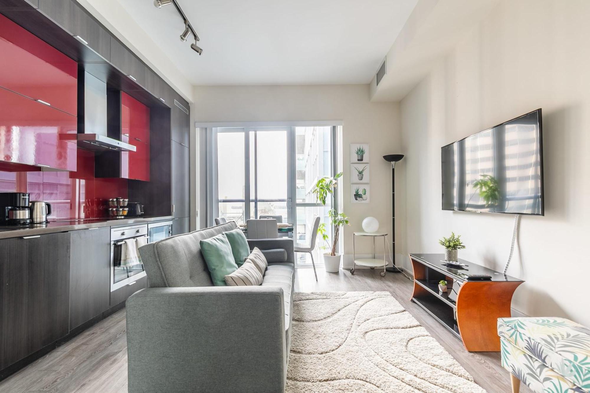 Loft Condo With Stunning Views Of Cn Tower Toronto Exterior photo